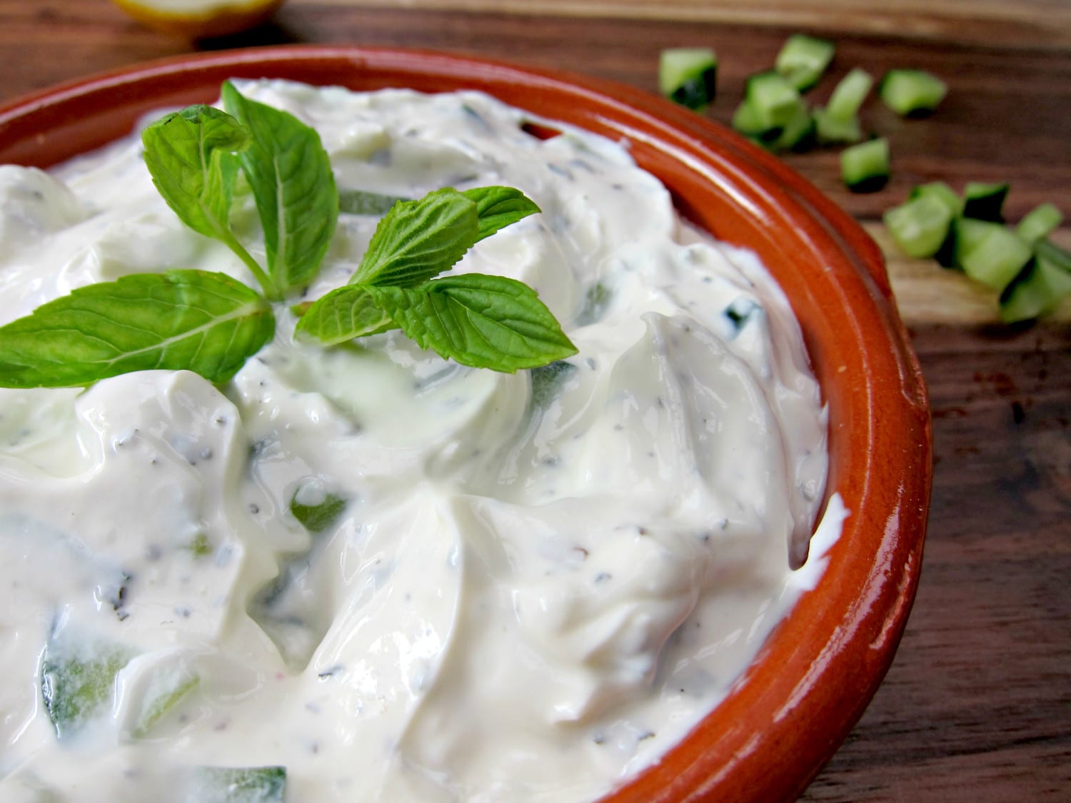 Massage & Fysioterapi: Tzatziki af græsk yoghurt med chili og karry